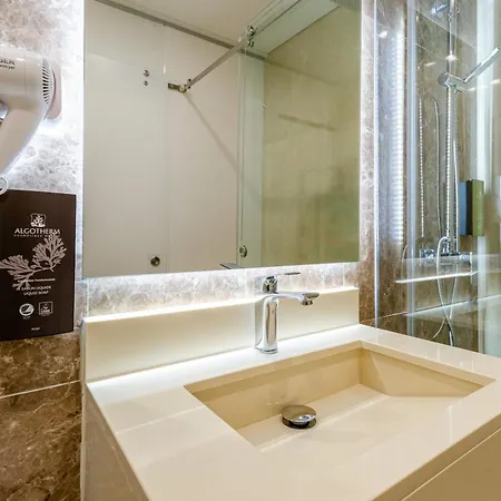 Avenida Park Hotel 3*