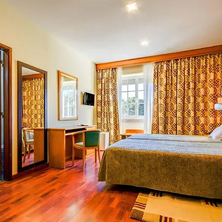 Hotel Avenida Park 3*