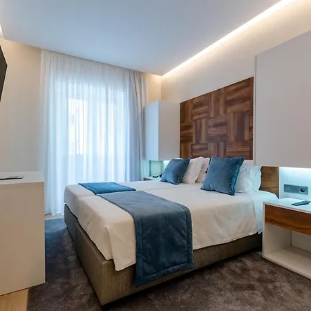 Готель Avenida Park