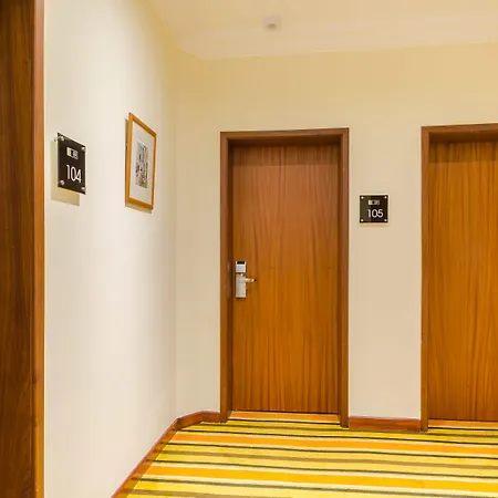 Avenida Park Готель